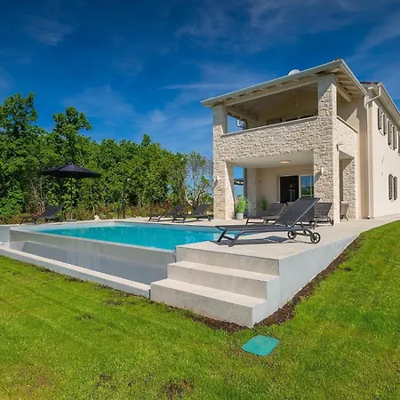Holiday home Legro Zuzici
